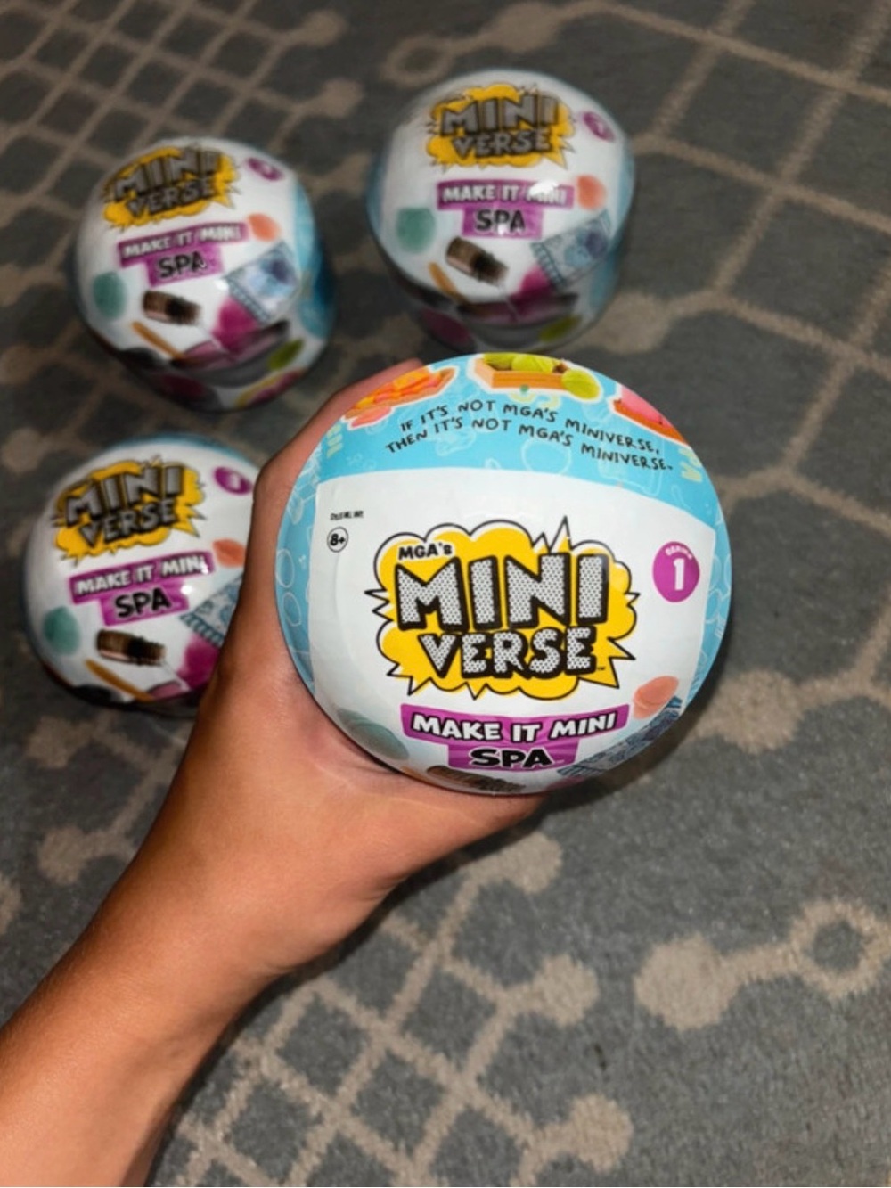 Mini Verse Make It Mini! Spa Surprise Ball - Blue